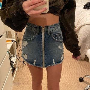 LF Stores zip up jean skirt!